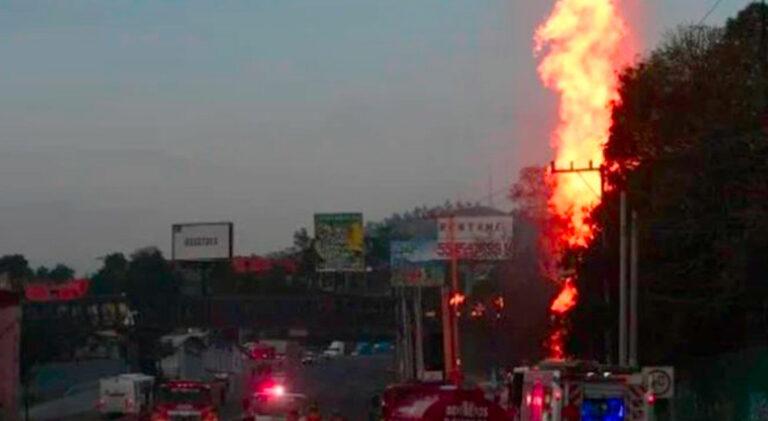 Imagen: Se incendia cabina de pipa de gas en la México-Pachuca