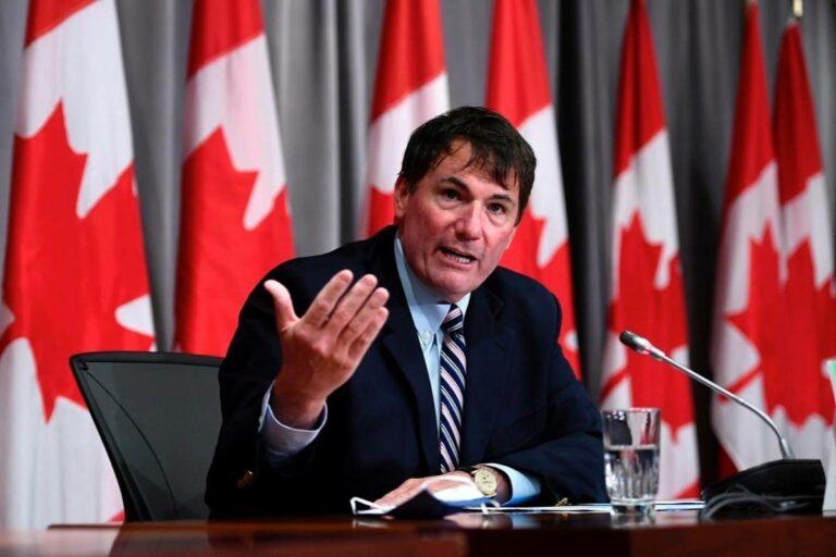 Imagen: Obligarán en Canadá a funcionarios a vacunarse