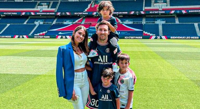 Imagen: Cierra Messi presentación jugando con sus hijos