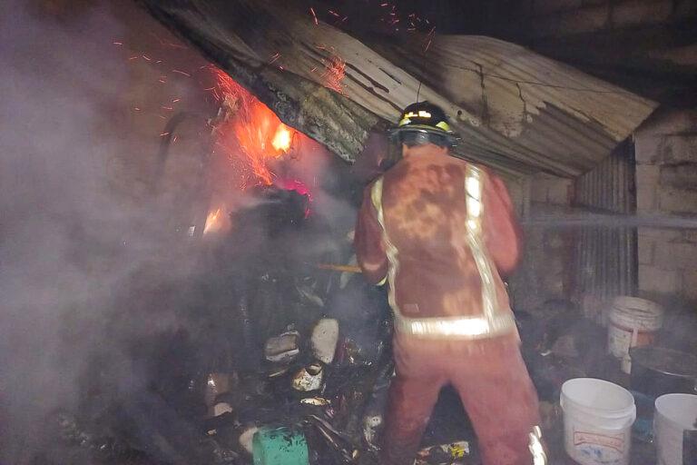 Imagen: Arde una vivienda en Huejutla; fogón provocó el incendio