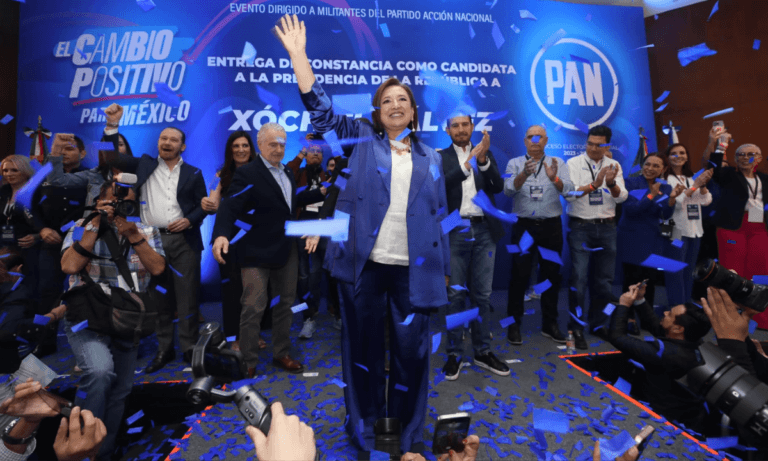 Imagen: Xóchitl Gálvez recibe constancia como candidata a la Presidencia por el PAN