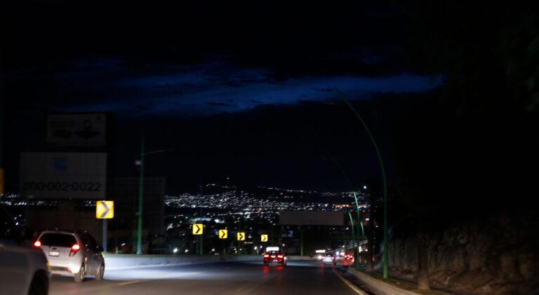 Imagen: Bajo la oscuridad están 2 de las principales vías en Pachuca