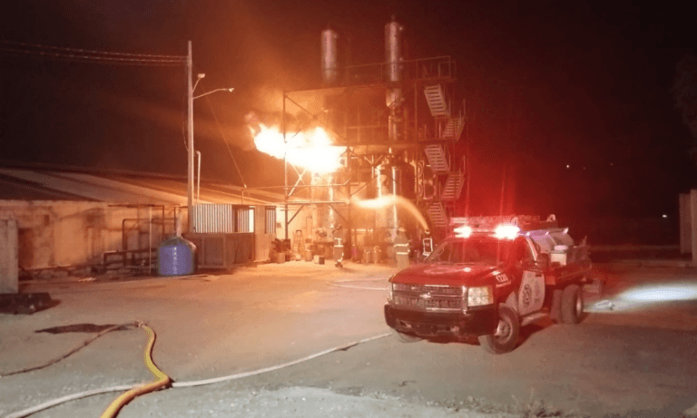 Imagen: Explosión en fábrica de Tepeji alarma a población