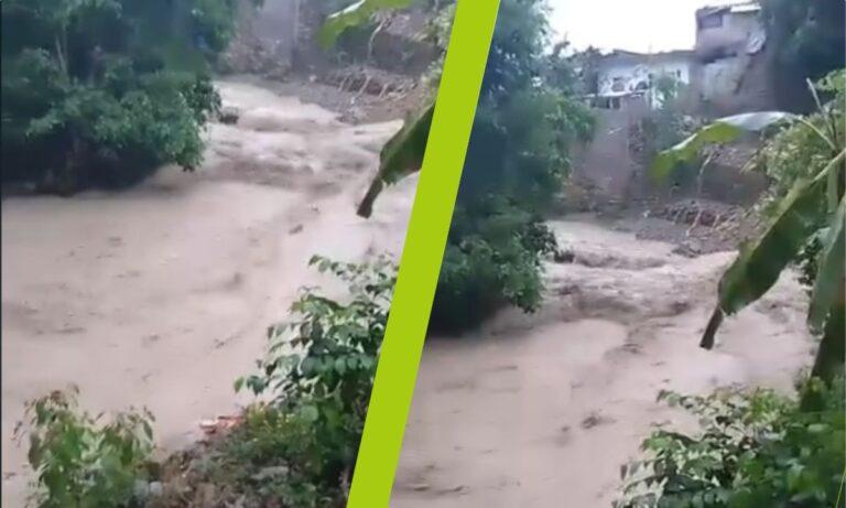 Imagen: Emergencia en Ecuatzintla: Habitantes aislados por creciente del arroyo, piden ayuda urgente