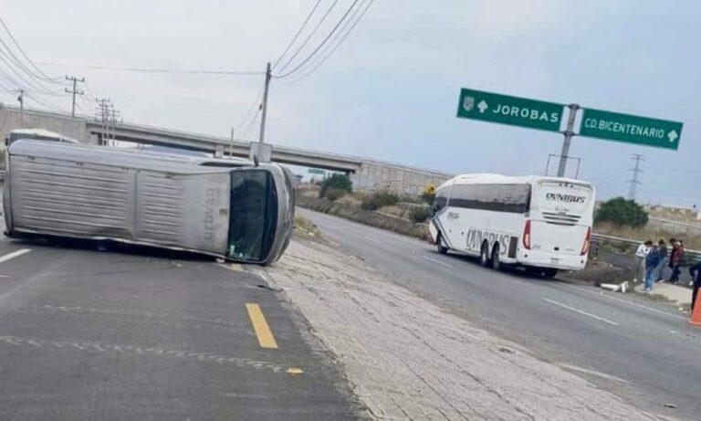 Imagen: Volcadura de camioneta urvan en Atotonilco de Tula deja un lesionado