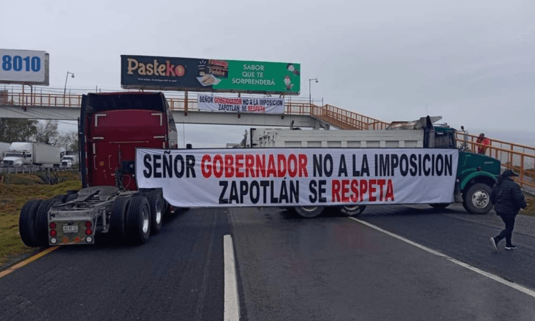 Imagen: Prevalece bloqueo en Zapotlán de Juárez; suman tres horas