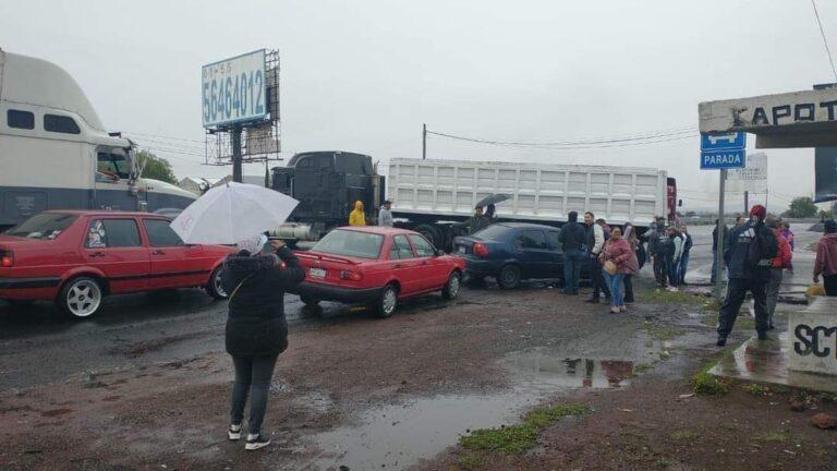 Imagen: Bloquean la autopista México-Pachuca, a la altura de Zapotlán de Juárez