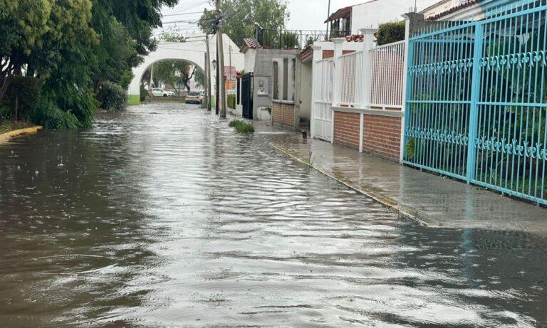 Imagen: ¡Pachuca bajo el agua! Calles inundadas y caos vial tras intensas lluvias.