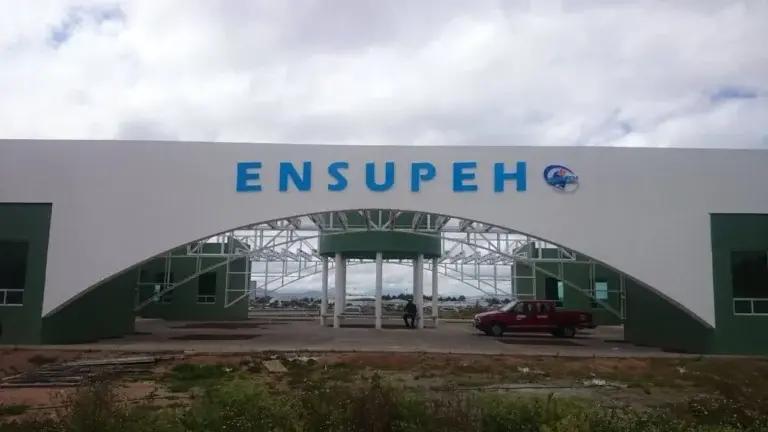 Imagen: Alumnos de Ensupeh pagaron $4 mil 500 para su graduación