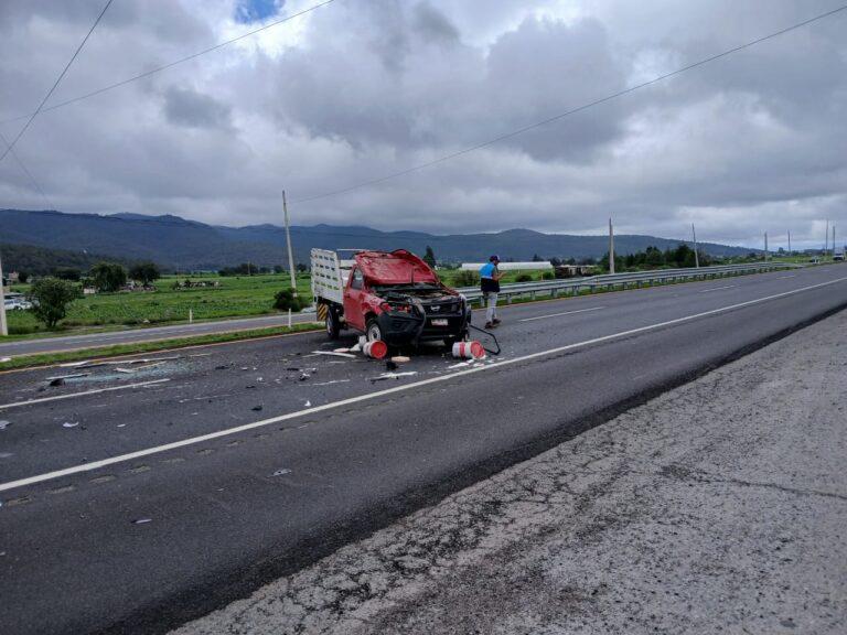 Imagen: Vuelca camioneta en la vía Tulancingo-Pachuca, conductor resulta lesionado