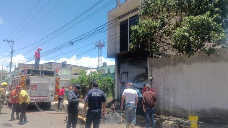Imagen: Corto circuito provoca incendio en vivienda y deja sin nada a una familia de Tulancingo