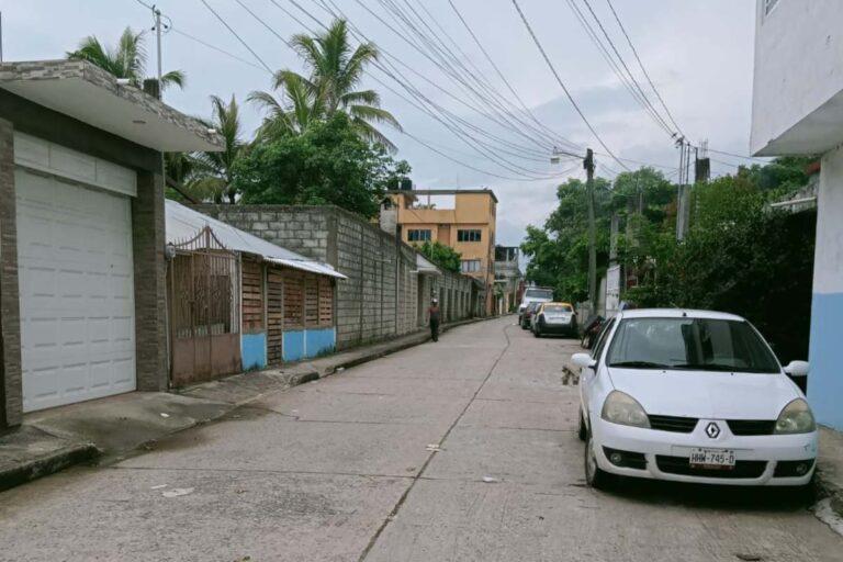 Imagen: Lleva tres semanas sin agua la colonia Salinas, en Huejutla