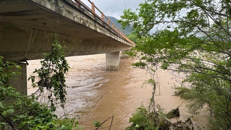 Imagen: Atlapexco, en máxima alerta por río