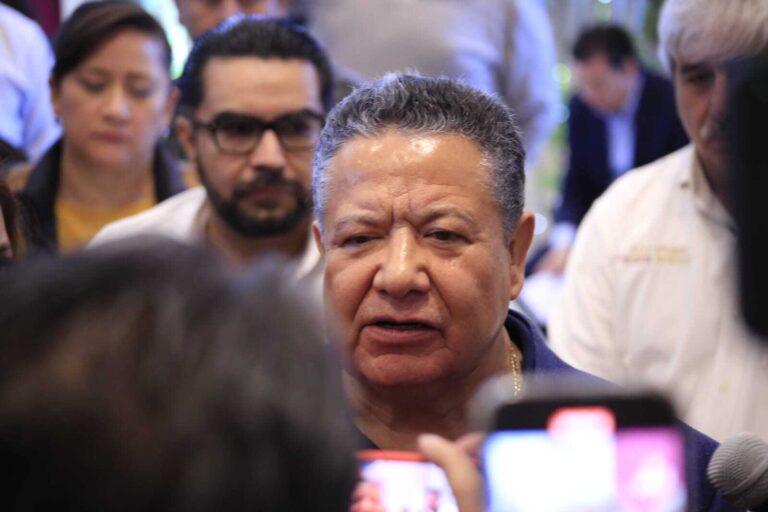 Imagen: Julio Menchaca promete presionar para remodelación de Plaza Independencia en Pachuca