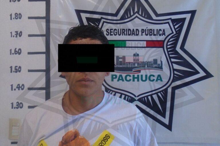 Imagen: Detienen en Pachuca a motociclista tras desobedecer señal de alto y le encuentran sustancias