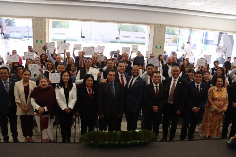 Imagen: Entregan constancias para servidores públicos del Congreso de Hidalgo 