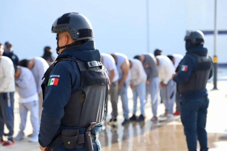 Imagen: Trasladan a 69 reclusos de penales estatales a Ceferesos en operación coordinada