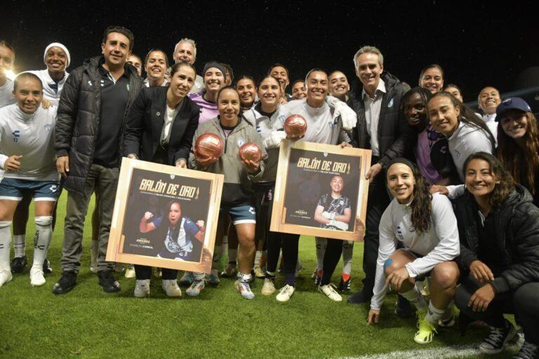 Imagen: Reciben Corral y Barreras Balón de Oro de Liga MX Femenil