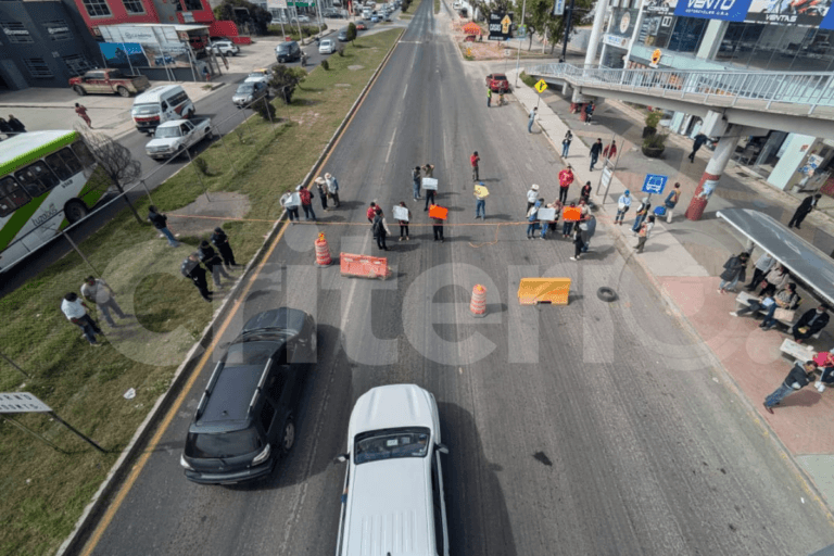 Imagen: ¡Alerta! Vecinos de Pachuca realizan bloqueo por presunta venta ilegal de terrenos