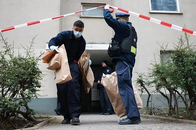 Imagen: Una niña de 13 años mata a su hermana de 7 años mientras estaban solas en casa