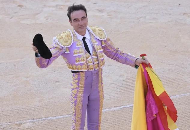 Imagen: Vicente Segura celebra 46 años con un cartel de lujo y la despedida de Enrique Ponce