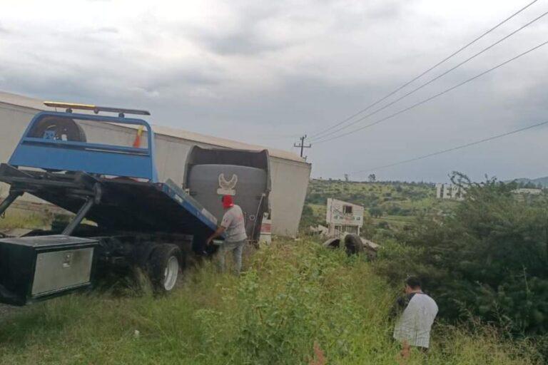 Imagen: Por carambola, cierran pista México-Queretaro a la altura de Tepeji