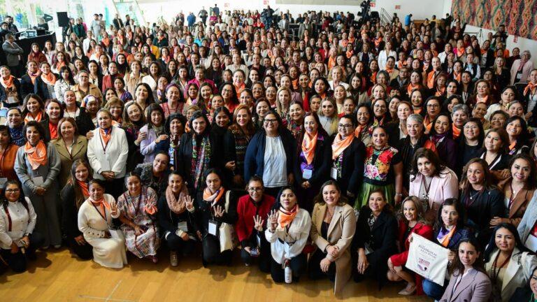 Imagen: Históricas:  Se realiza el primer encuentro nacional de presidentas municipales en Cdmx