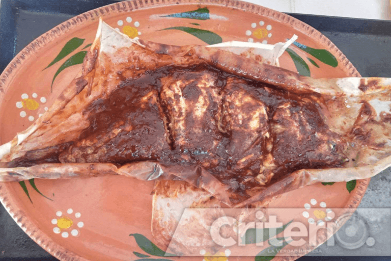 Imagen: Trucha con cahuiche en mixiote: la receta ganadora del Concurso Gastronómico del Cahuiche en Omitlán