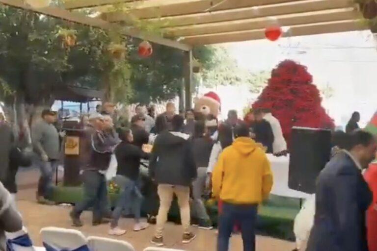 Imagen: Video: Alcalde evade detención y huye en medio de su toma de protesta, en Edomex