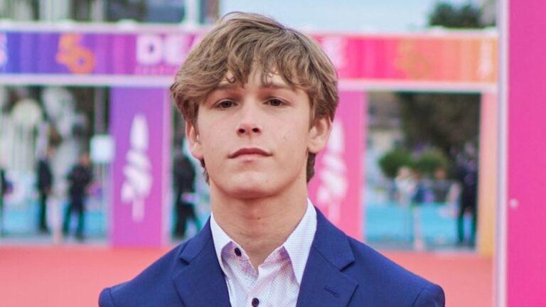 Imagen: Muere actor de Baby Driver al caer en auto en movimiento