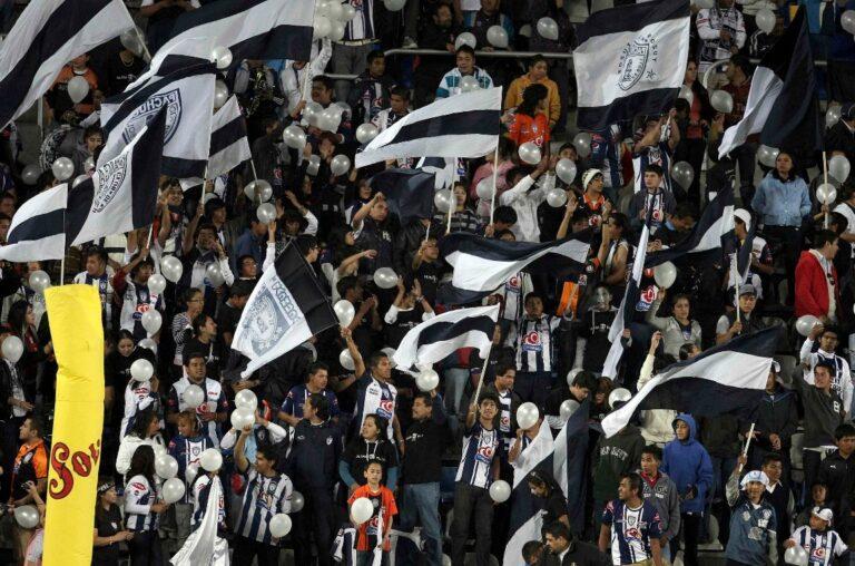 Imagen: 29 años de la Barra Ultra Tuzas: La historia de una pasión que trascendió fronteras