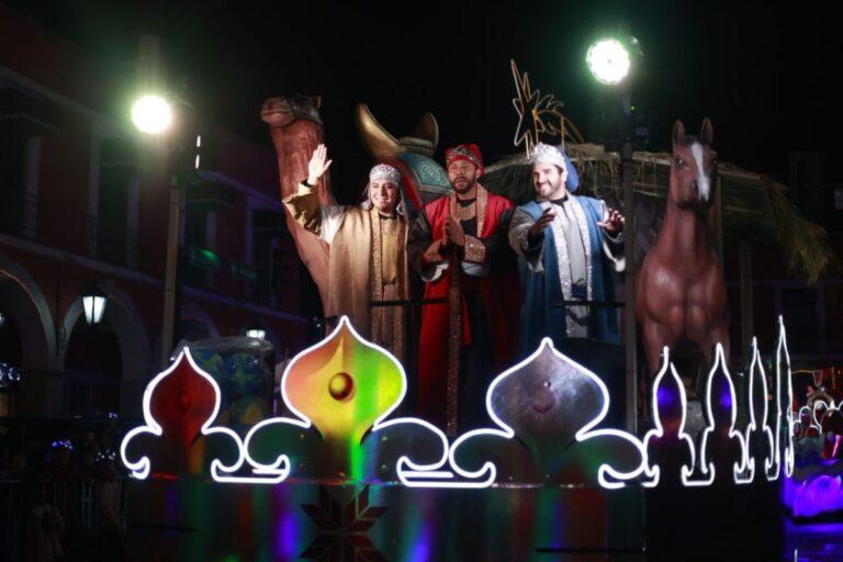 Imagen: Cabalgata de Reyes Magos llena de sonrisas las calles de Pachuca