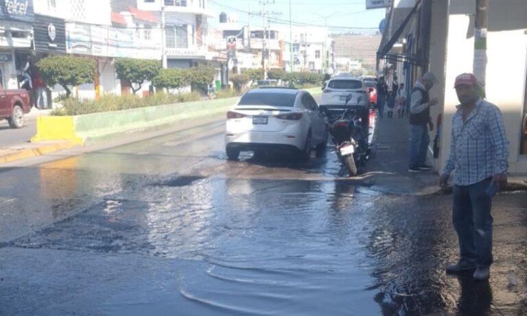 Imagen: Taponamientos en drenaje de Tulancingo, por vísceras y grasa
