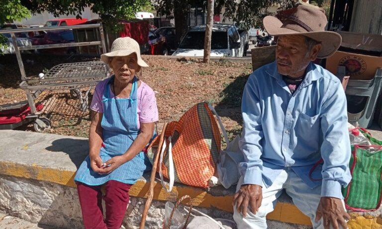 Imagen: Doña Lucila, originaria de Metztitlán, no fue bien atendida en hospitales de Hidalgo, su familia se endeudó y la llevaron a Veracruz para su tratamiento médico