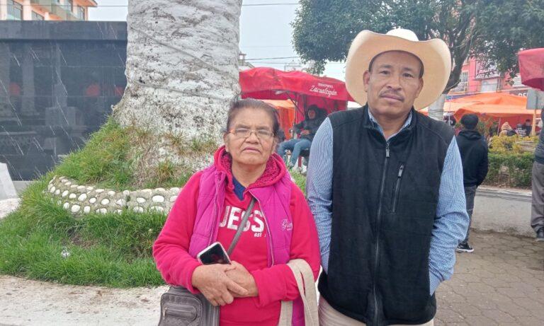 Imagen: Por falta de camino, pobladores de comunidad de Zacualtipán se trasladan a pie