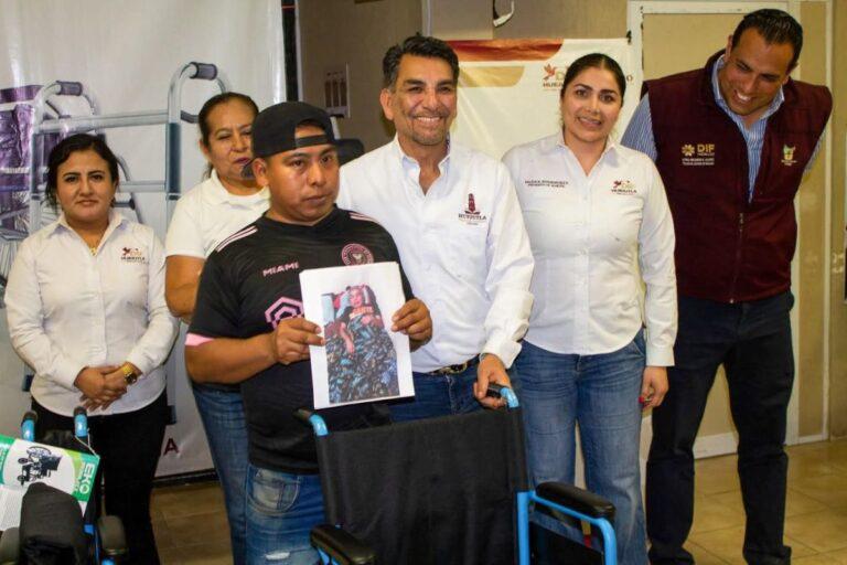 Imagen: Realizan entrega de ayudas a personas con discapacidad en Huejutla