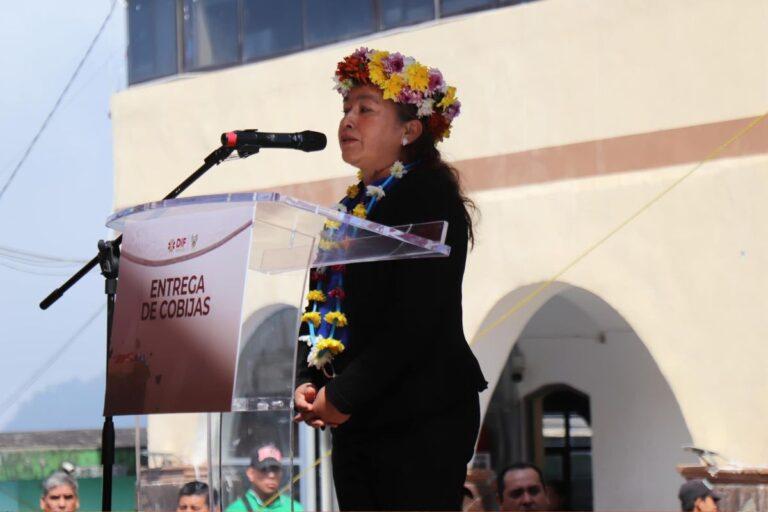 Imagen: Realiza DIF entrega de cobijas en Tlanchinol