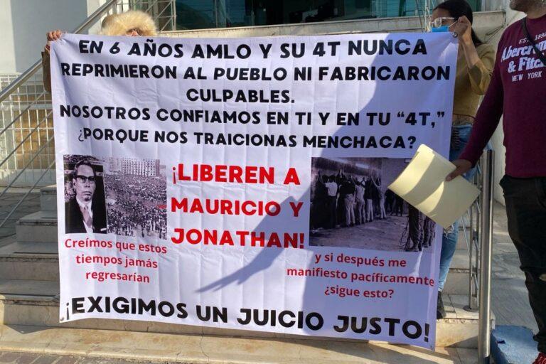 Imagen: Protestan familiares de detenidos por el 8M en Derechos Humanos