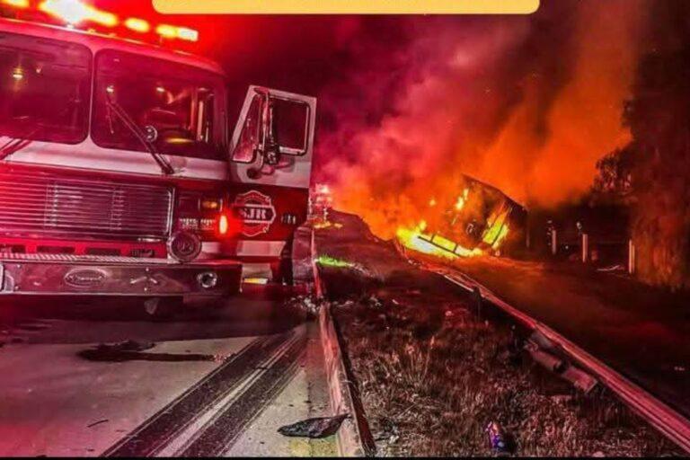 Imagen: Muere trailero tras chocar con carroza fúnebre en autopista México-Querétaro