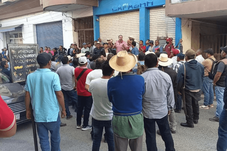 Imagen: Protesta en Huejutla: pobladores reclaman falta de agua potable