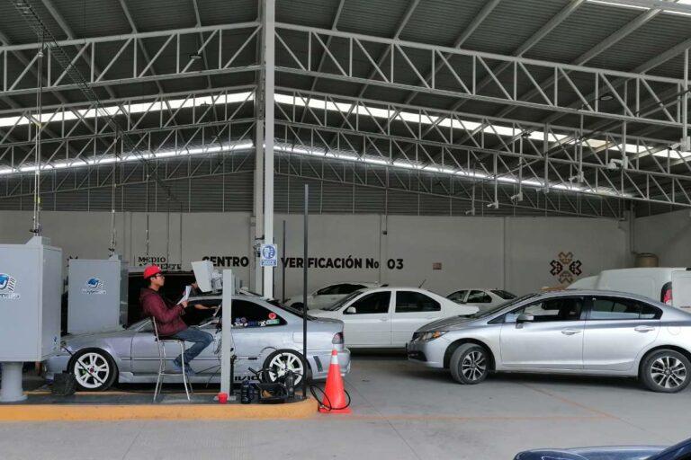 Imagen: Son suficientes los macroverificentros, dice la Semarnath