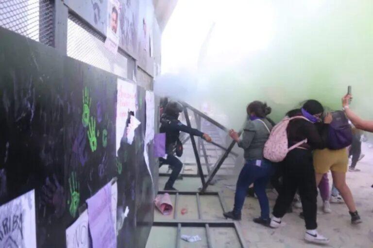 Imagen: Tres personas fueron vinculadas a proceso por disturbios en marcha del 8M en Pachuca