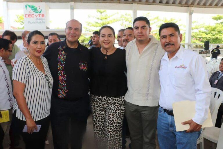 Imagen: Firman convenio por la educación en Chapulhuacán