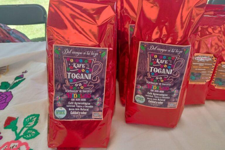 Imagen: Juanita debe salir de Tepehuacán para vender su café molido