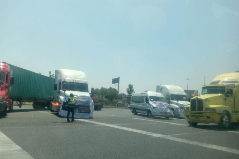 Imagen: Transportistas bloquearon la México-Querétaro para exigir seguridad