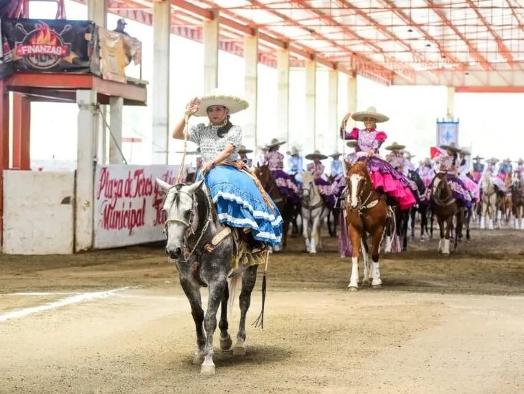 Imagen: Tetepango se llena de tradición con el prestatal femenil de escaramuzas
