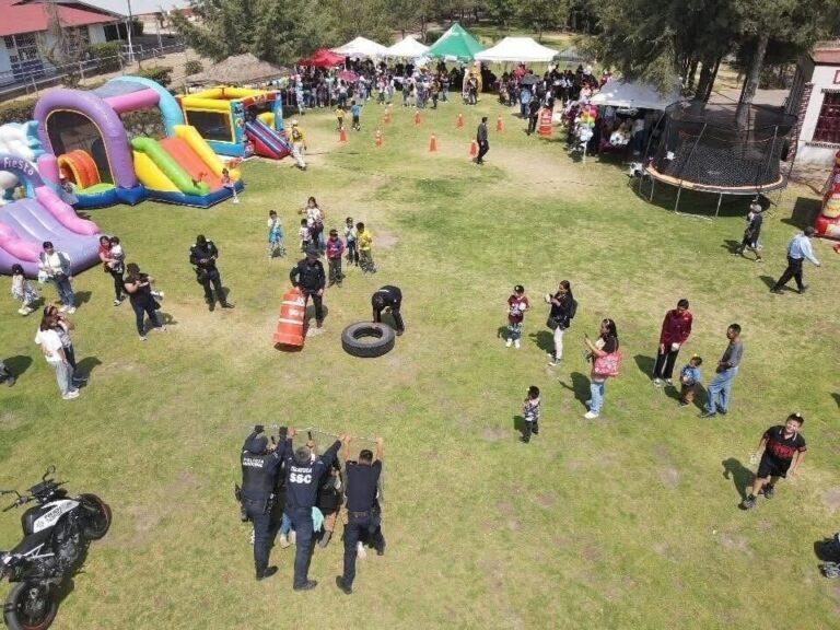 Imagen: Festejan en Tizayuca a hijas e hijos de policías