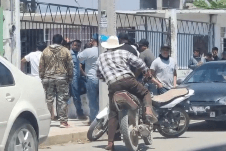 Imagen: ¡Intento de rapto en Tula! Hombre intenta llevarse a una mujer; vecinos lo golpean y retienen