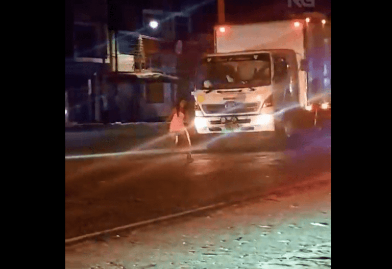Imagen: Video: mujer es atropellada al salir de un antro