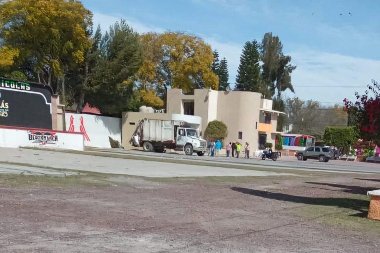 Imagen: Ixmiquilpan: Clausuran obra de construcción de la tienda 3B en barrio San Nicolás